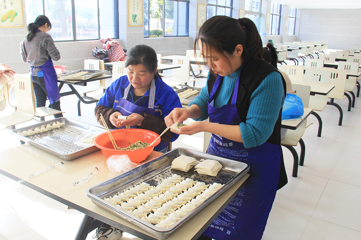 豪家集團丨“情暖冬至，溫暖豪家”冬至包餃子活動